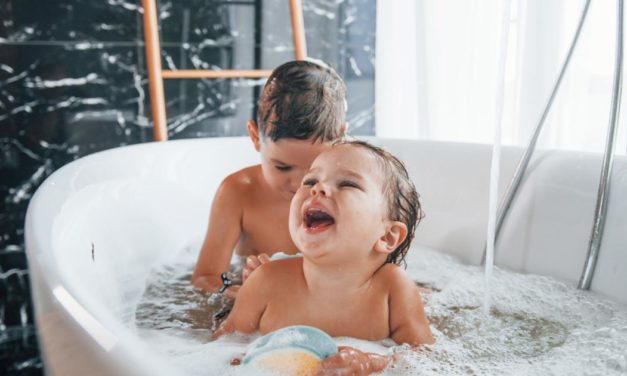 Zehn von 21 Kinderbadezusätzen sehr gut, elf mit bedenklichen Stoffen