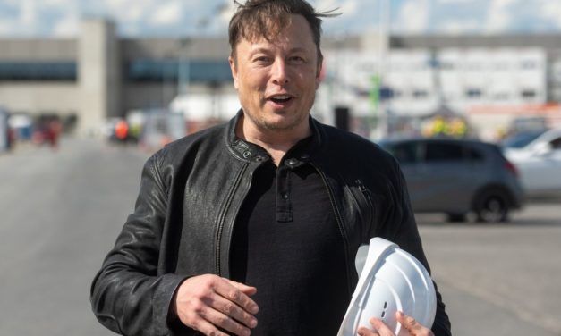 Tesla-Fabrik in Grünheide liefert erste Autos aus
