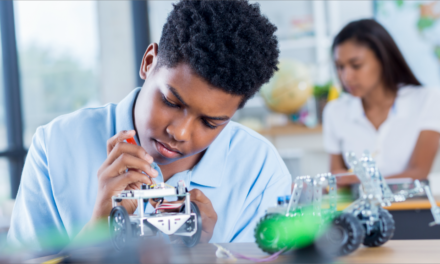 Anzeige: „Um die jungen Leute fit für die Zukunft zu machen, müssen wir offen für Neues sein“