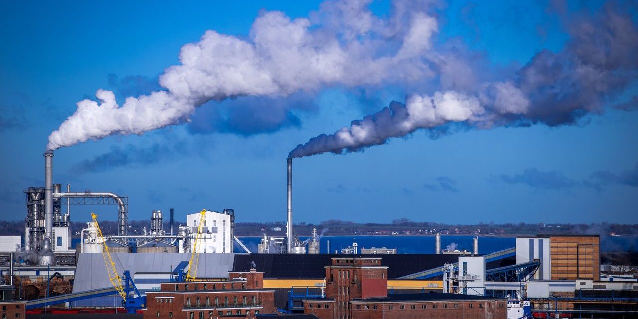 Öl, Gas, Kohle: Finanzkonzerne investieren 740 Milliarden Dollar in fossile Energie