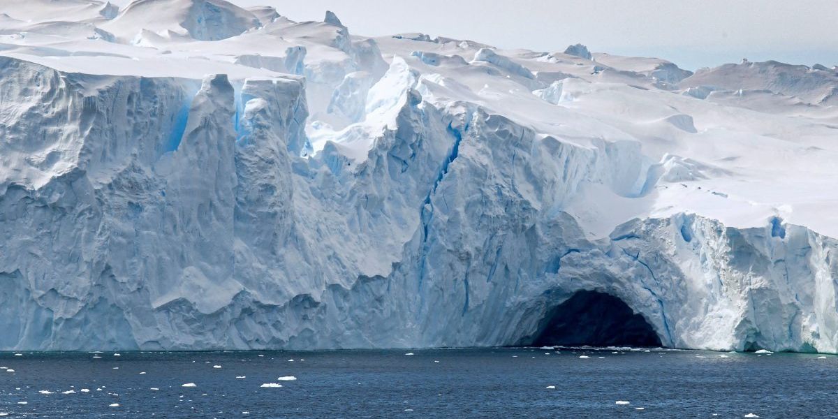 Satellitenbilder zeigen überraschenden Eiskollaps in der Ostantarktis