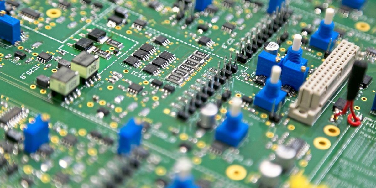 Physikalisches Speedlimit für Computerchips liegt bei einem Petahertz