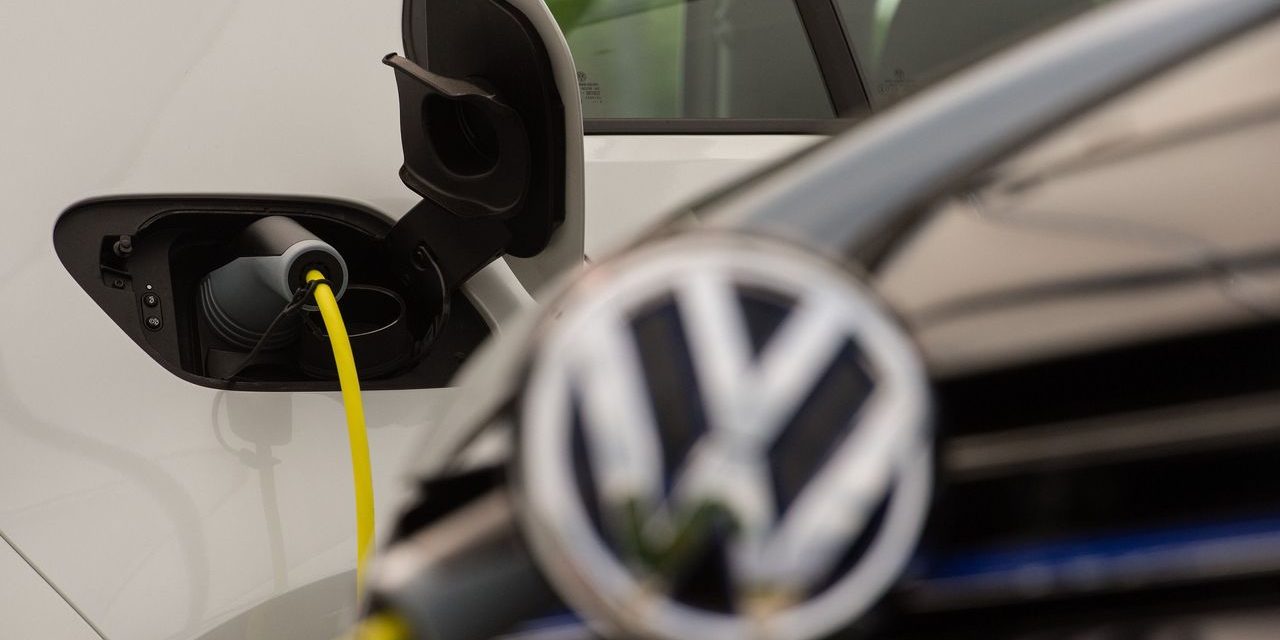 Stromschlag-Gefahr und Brandgefahr: Volkswagen ruft mehr als 100.000 Hybrid-Autos zurück, darunter Golf, Tiguan und Passat
