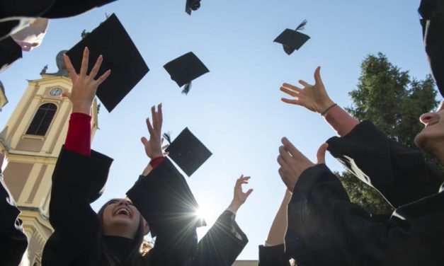 Postgraduale Weiterbildung: Was der Titel wirklich bringt
