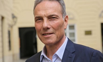 Wertsicherung: Hälfte aller Handy- und Internet-Tarife wird teuerer