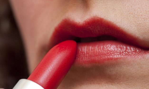 Masken-Aus: Sprunghafter Anstieg bei Lippenstiftverkauf in Frankreich