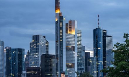 Deutsche Bank, Commerzbank: Aktien mit Kursrutsch, Capital Group trennt sich von Anteilen