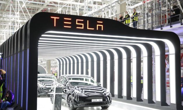 Tesla haftet für Rassismus in der US-Belegschaft