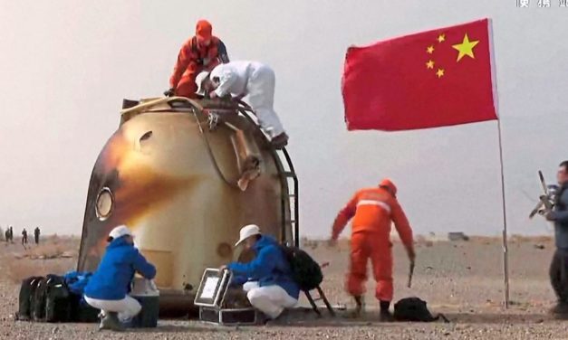 Chinesische Raumfahrer nach Rekordflug auf der Erde gelandet