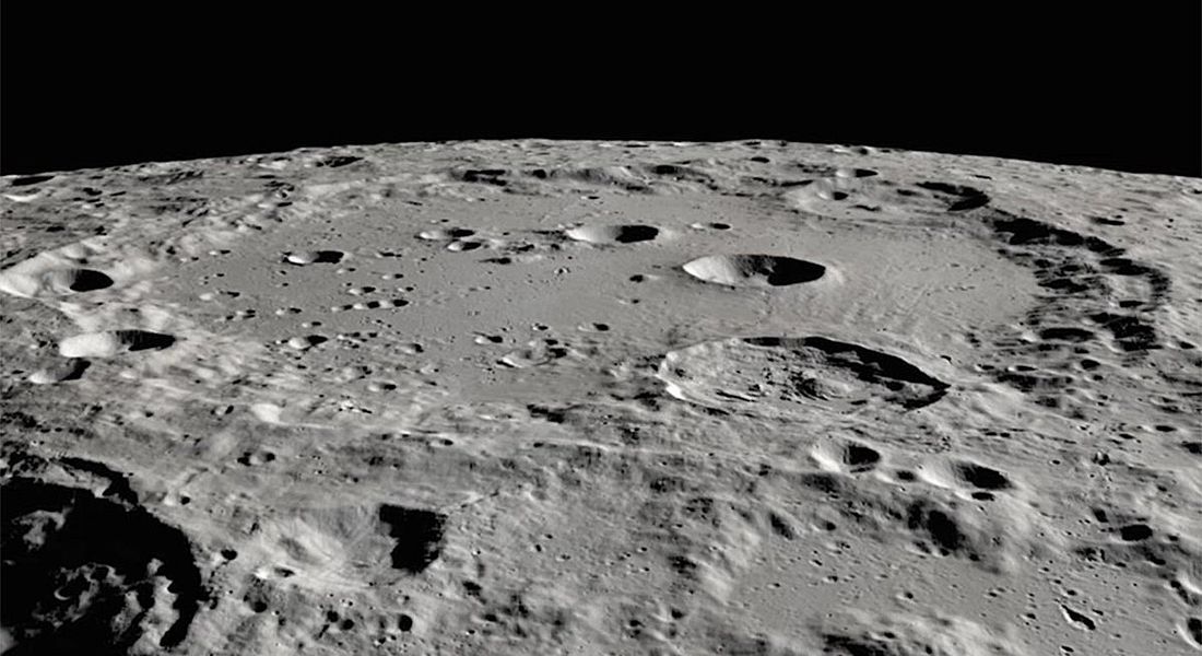 Milliarden Jahre alter Mikrometeorit in Probe vom Mond entdeckt