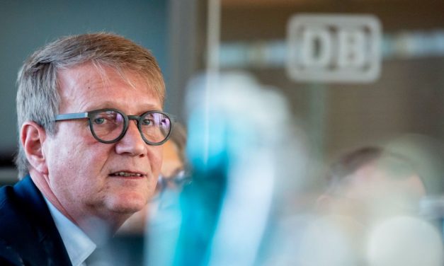 Deutsche Bahn International Operations: Ronald Pofalla feiert Milliardenauftrag in Toronto