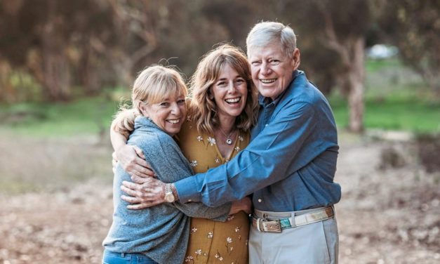 Menschen können im Alter zufriedener werden – dank mehr Oxytocin