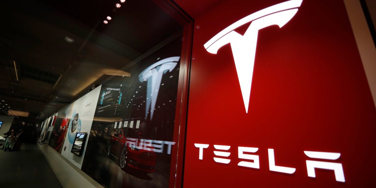 Tesla: Aktie bricht wegen Elon Musks möglicher Twitter-Übernahme ein