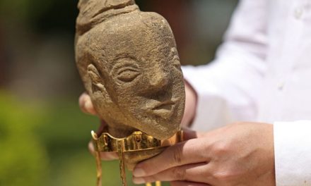 Möglicherweise 4.500 Jahre alter Statuenkopf im Gazastreifen entdeckt