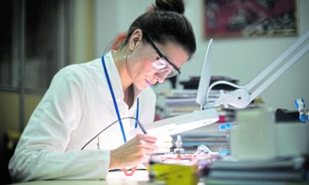 Stockende Lohnverhandlungen: Zahlreiche Betriebsversammlungen am Montag