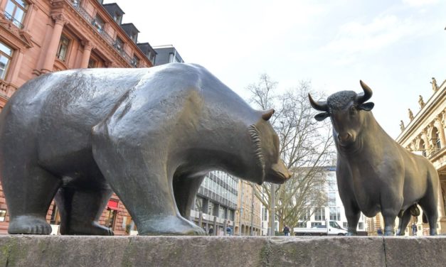 Dow und Dax mit Kurssturz nach Kursrally am Vortag, Aktien im Minus