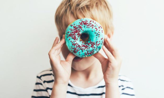 Influencer machen Kindern täglich Lust auf Junkfood