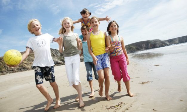 Kinder wachsen während Schulzeit schneller als in den Sommerferien