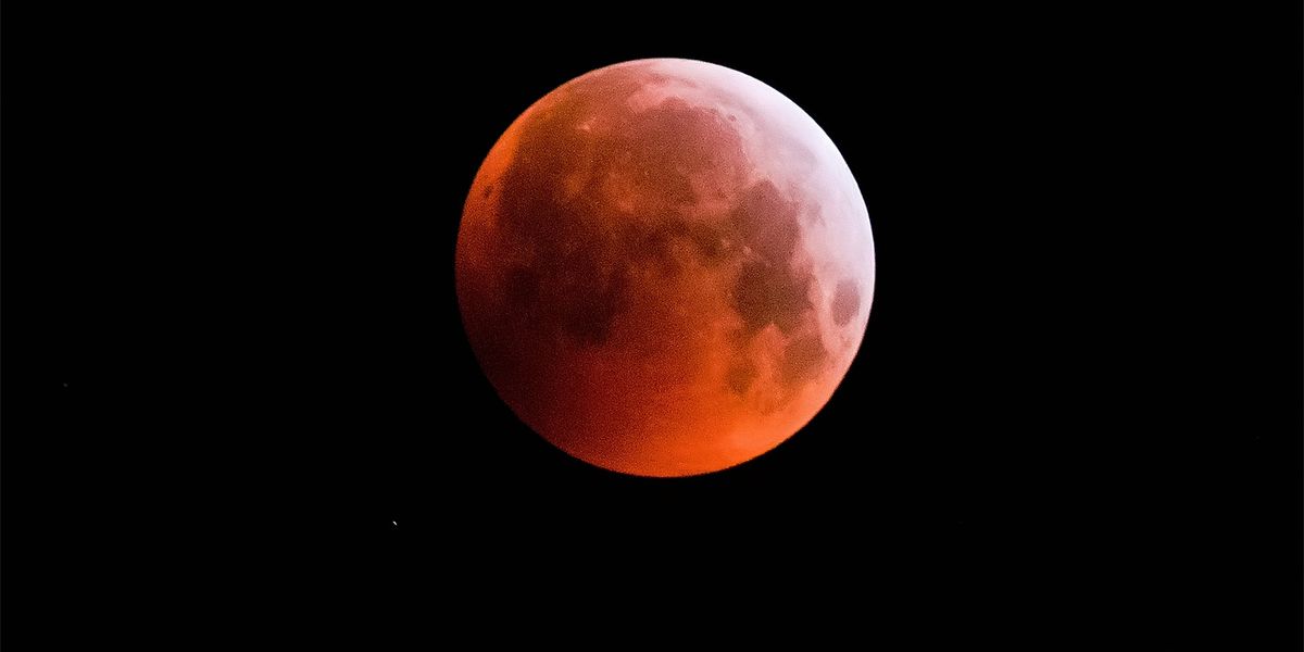 Kurze totale Mondfinsternis für Frühaufsteher