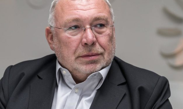 Ex-Kanzler Gusenbauer investiert in Aufzucht von Lachsen