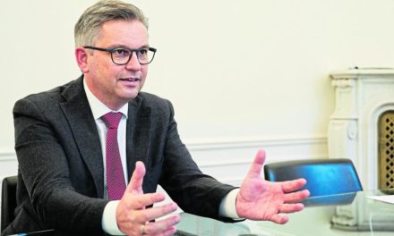 Finanzminister Brunner: „Kein Ausverkauf von wichtiger Infrastruktur“