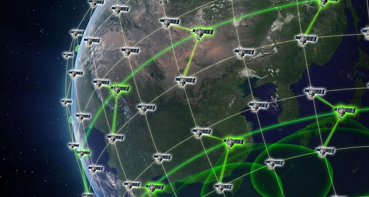 Militärtechnik: Zwei Satelliten kommunzieren via Laser untereinander