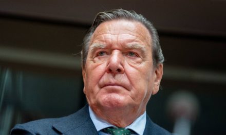 Gerhard Schröder: Alt-Kanzler verzichtet auf Nominierung für Gazprom-Aufsichtsrat