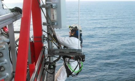 Breitband auf Flugreisen: Besseres Netz durch LTE-Antennen auf Bohrinseln