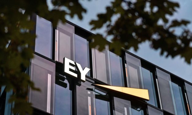 Wirtschaftsprüfer EY prüft eigene Aufspaltung