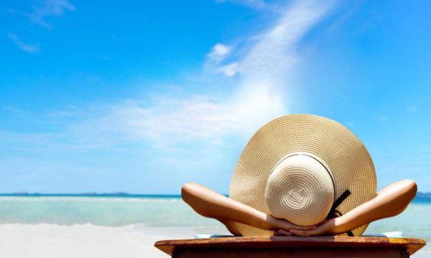 Können Arbeitnehmer drei Wochen Urlaub am Stück durchsetzen? Das sagt das Urlaubsgesetz