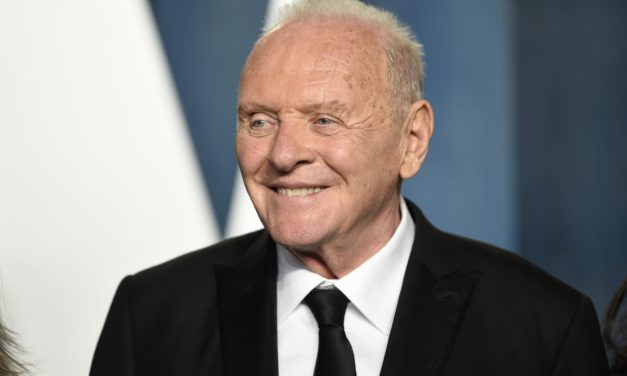 Anthony Hopkins will NFTs kaufen – Snoop Dogg soll helfen