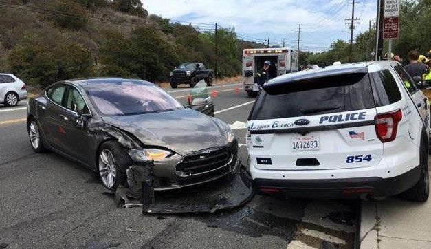 Tesla Autopilot: US-Verkehrsbehörde NHTSA weitet Untersuchung nach Unfällen aus