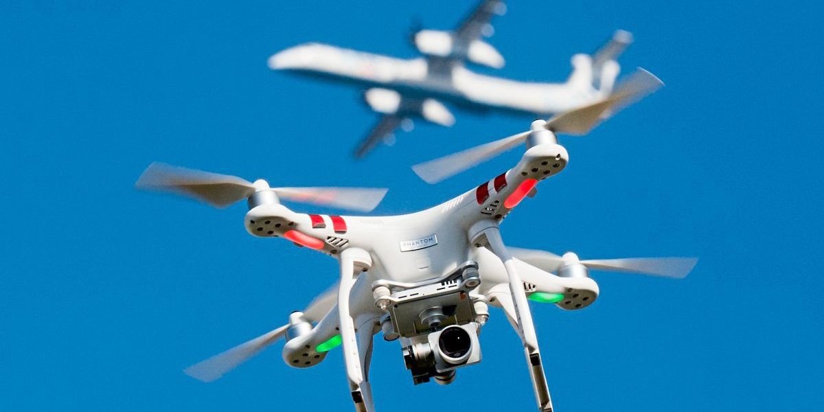 Wie sich Kollisionen im zunehmenden Drohnenverkehr verhindern lassen
