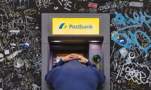 Strafzinsen: Deutsche Bank und Postbank kündigen Ende der Negativzinsen an