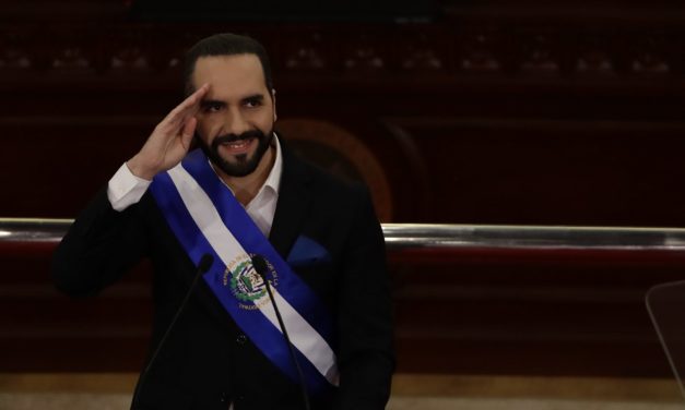 Hat Bukele mit seinen Bitcoin-Käufen El Salvador ruiniert?
