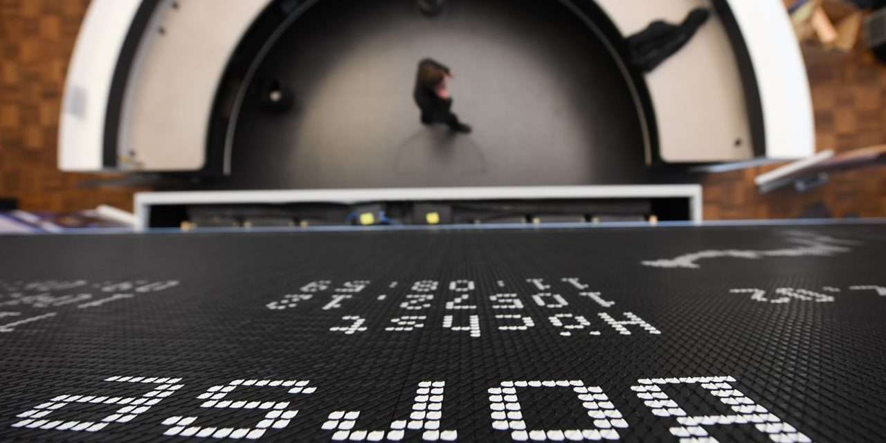 Dax erholt sich weiter, Sondersitzung der EZB und Zinserhöhung durch US-Notenbank Fed im Fokus