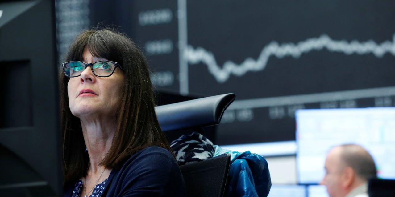 Börse: Dax legt zu, Kryptowährung Bitcoin schwankt um 20.000 US-Dollar
