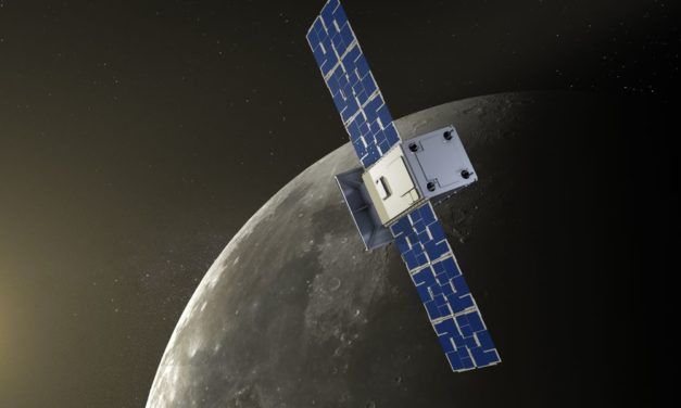 Bevor eine Raumstation den Mond umkreist, testet ein Satellit die Umlaufbahn