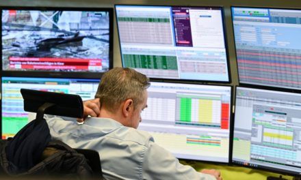 Börse: Wall Street schwächelt, Dax schließt knapp über 13.000 Punkten