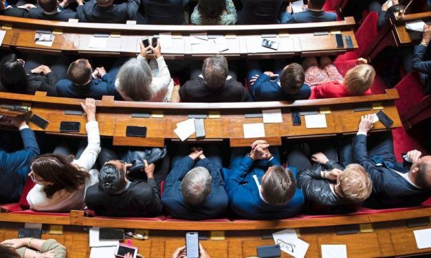 Politikerinnen und Politiker leben länger als die von ihnen Regierten