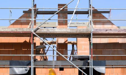 Weniger Zulassungen: Baugenehmigungen für Einfamilienhäuser sinken um fast 18 Prozent