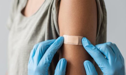 Drei Stiche und eine Omikron-Infektion schützen gut vor BA.5