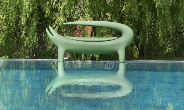 Gartenbank als Skulptur: Kroko aus Zuckerrohr